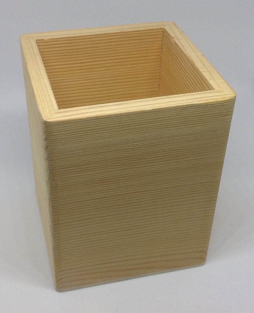 Wooden pen pots